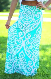 23 Fresh & Fabulous Spring and Summer Outfits for Moms